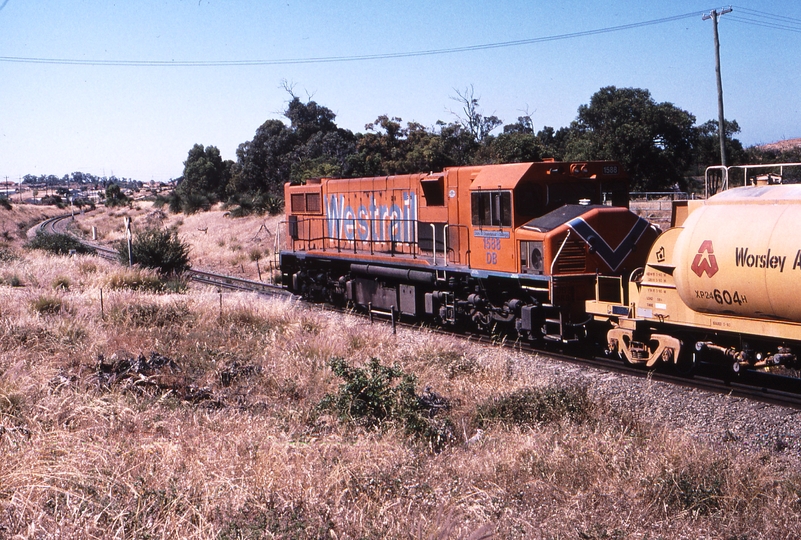 121558: Carratti Occupation Crossing km 40 Down Lime Train DB 1588