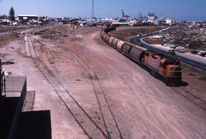121559: Leighton Yard Grain Train from North Fremantle L 268