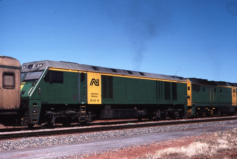 121704: Parkeston Westbound NR Freight DL 42 EL 54