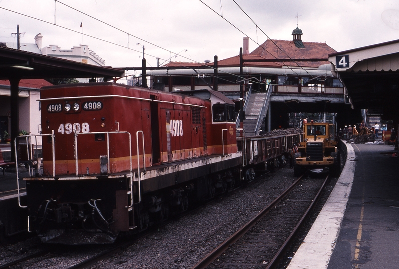 121764: Redfern Muck Train 4908 nearest