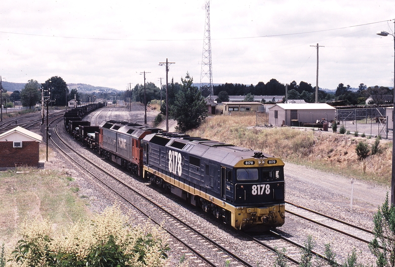 121806: Moss Vale Down Steel Train 8178 G 522