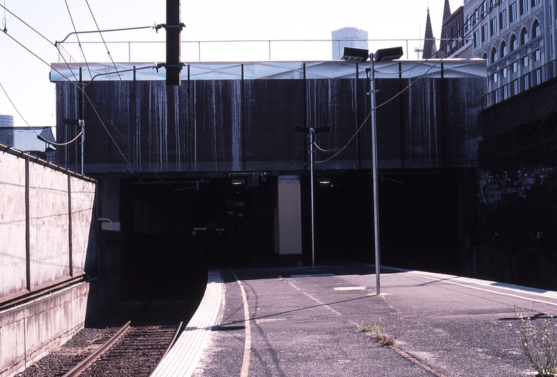 121890: Flinders Street Platforms 15 and 16 formerly Princes Bridge