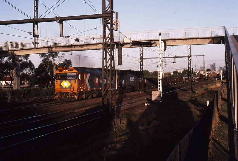 121915: West Footscray Junction 9603 Steel Train to Somerton BL 27 C 507