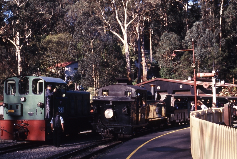121985: Belgrave D 21 in No 2 Road and 4:50pm Arrival Passenger 12A Old Time Festival
