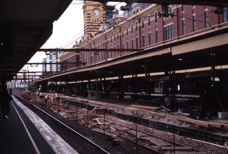 122010: Flinders Street Reconstruction of Platforms 2 and 3