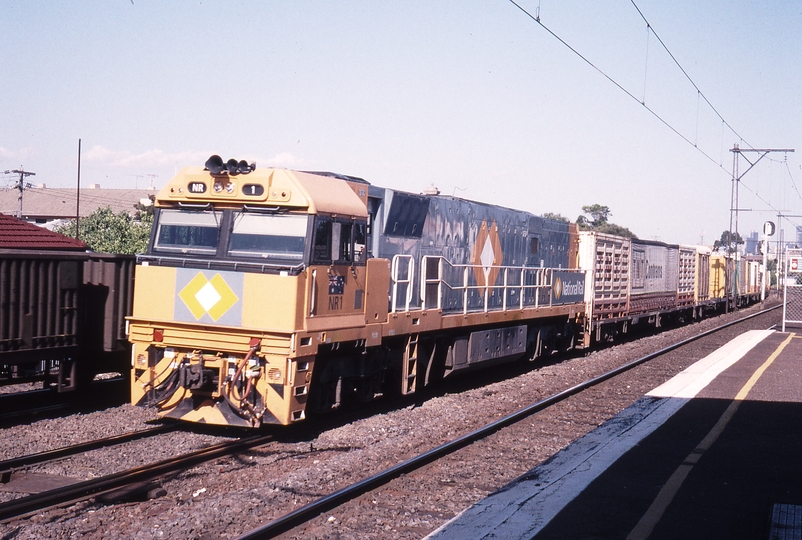 122078: Middle Footscray 9611 Superfreighter to Sydney NR 1