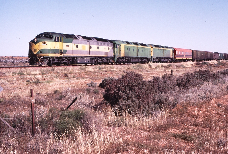 122707: Trans Australia Railway km 52 3MP9 SCT Train CLP 10 ALF 20 ALF 25
