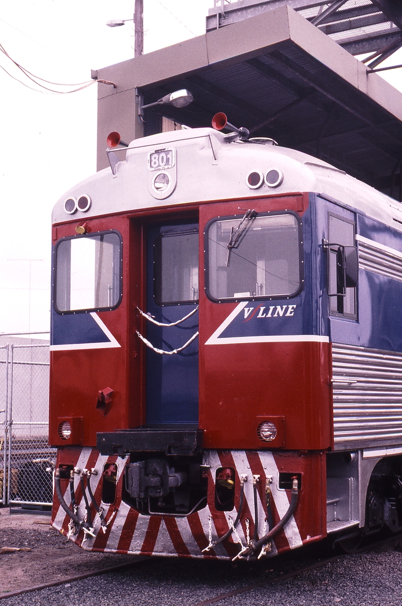 123018: Traralgon Bluebird Motor 801 (254 'Brolga'),