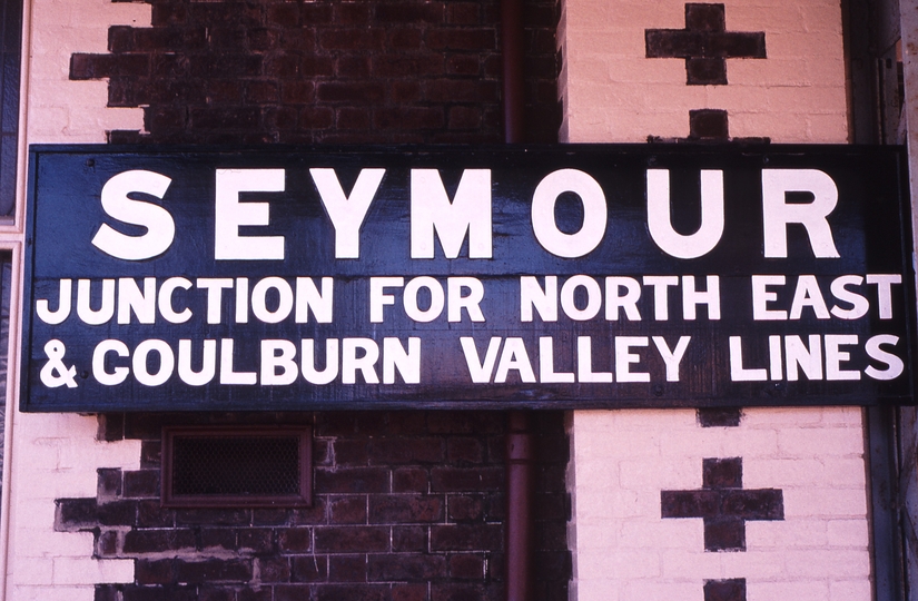 123064: Seymour Station Signs