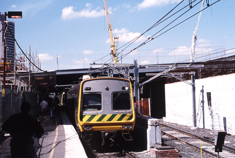 123250: Flinders Street Platform 14 Down Greensborough Suburban departing 6-car Comeng