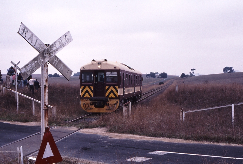 123289: Mount Gambier Line km 482.2 Vause Road Level Crossing Northbound RTA Special 405