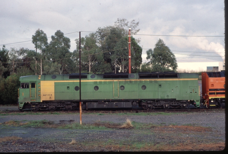 123880: Mile End Yard opposite Adelaide Rail Passenger Terminal ALF23 (CLP 14 CLF 6), shunting MP9 SCT Train