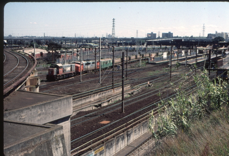 124033: Independent Goods Line at North Melbourne T 390 A 71 Metropolitan Ballast Train