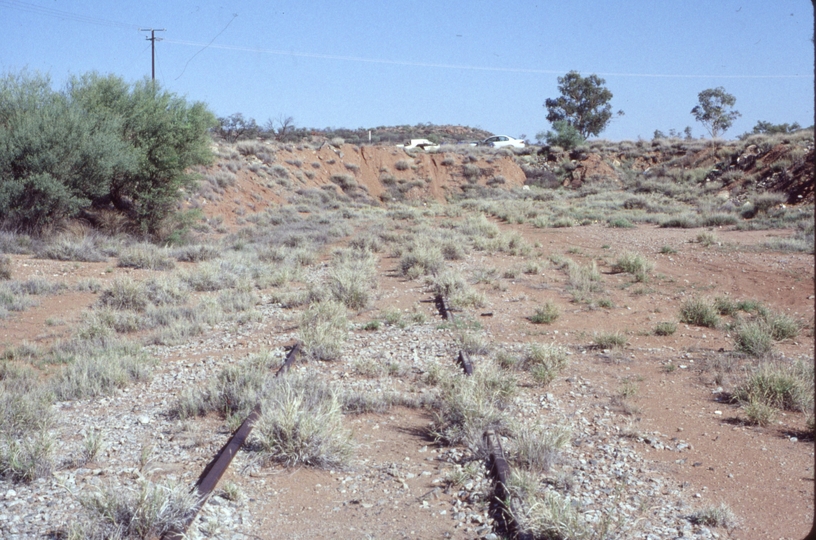 124136: Alice Springs End of Track looking towards Darwin