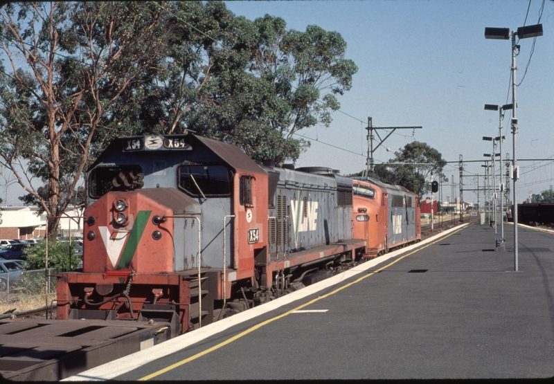 124388: Albion A 77 X 54 Up Tocumwal Superfreighter