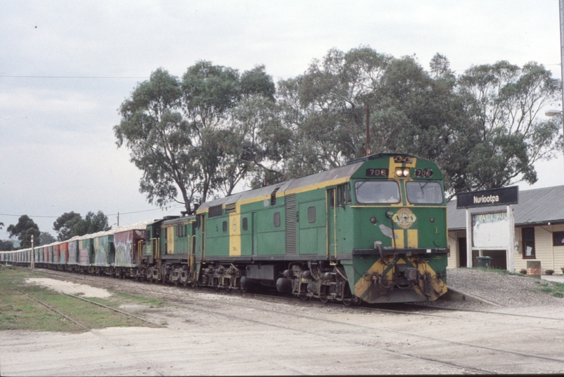 125093: Nuriootpa Stone Train from Penrice 706 DA 2