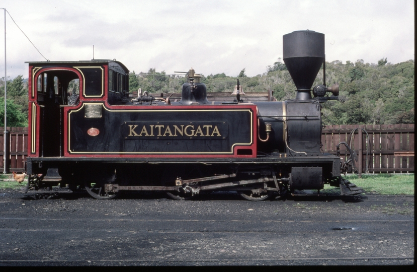 125886: Shantytown 'Kaitangata' taking coal at Depot