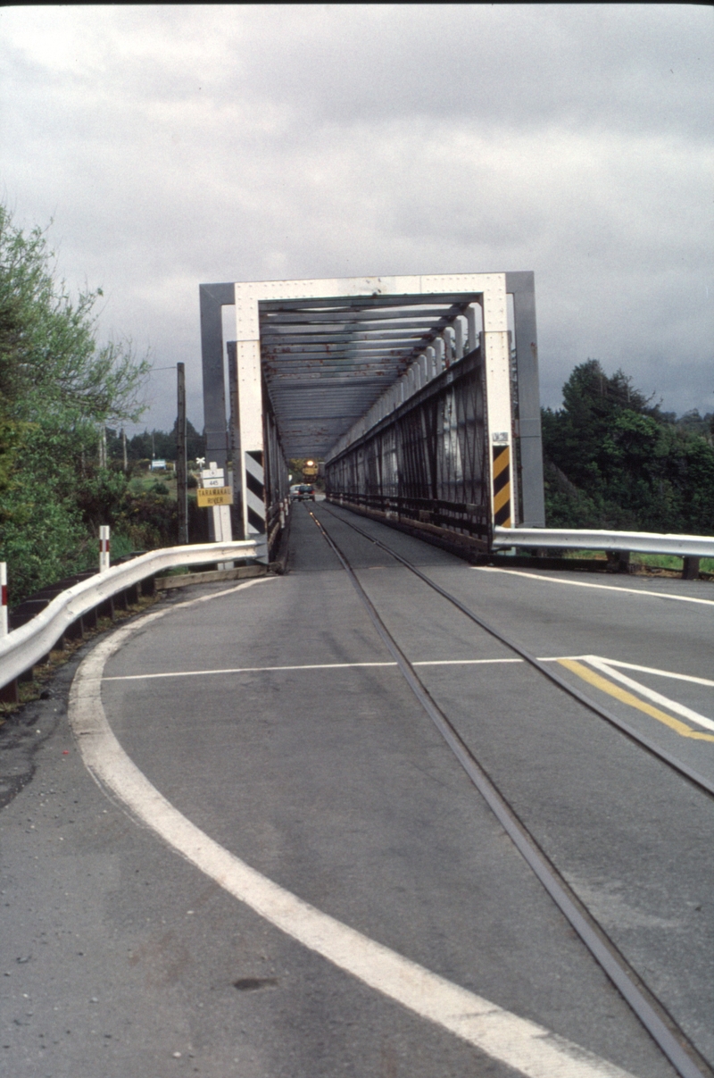 125903: Taramakau River Bridge Northbound Freight DBR 1239