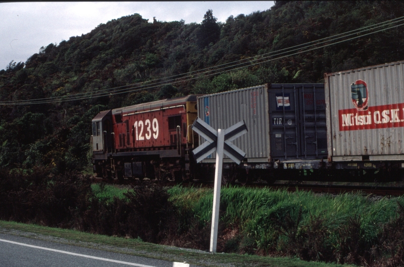 125907: Taramakau River Bridge North end Northbound Freight DBR 1239