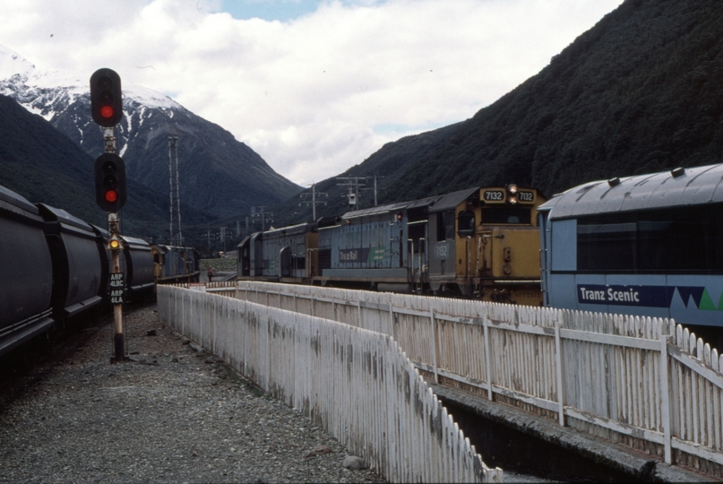 125938: Arthur's Pass Westbound Coal Empty and 'Tranz Alpine' Bankers DFT 7132 DX 5381