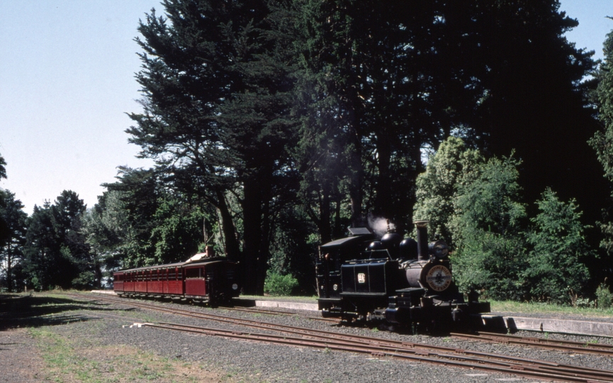 126162: Gembrook Heritage 12A running round 25 and 40 Passenger