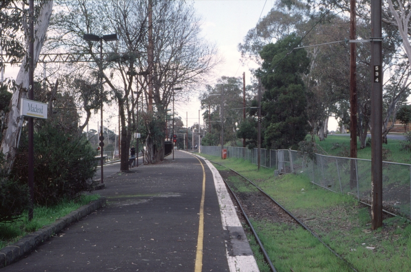 126503: Macleod Back Platform looking towards Melbourne