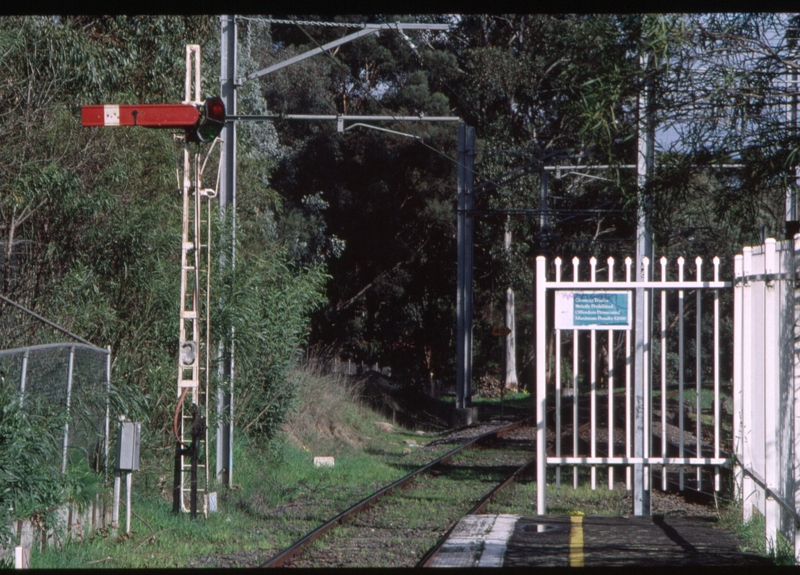 126514: Eltham looking towards Melbourne from Back Platform