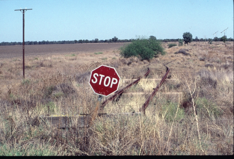 127374: Weemelah Stop Sign looking towards Boggabilla