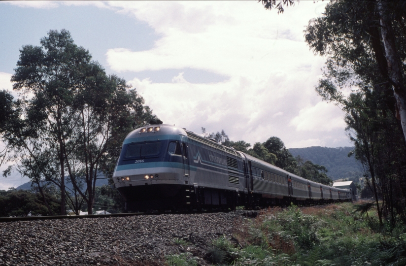 127603: Coffs Harbour (down side), km 609.25 Day XPT from Brisbane to Sydney 2016 leading