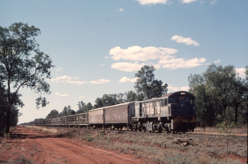 127652: Breakaway Level Crossing km 625 Cunnamulla Line Up Empty Stock Train to Quilpie 1757