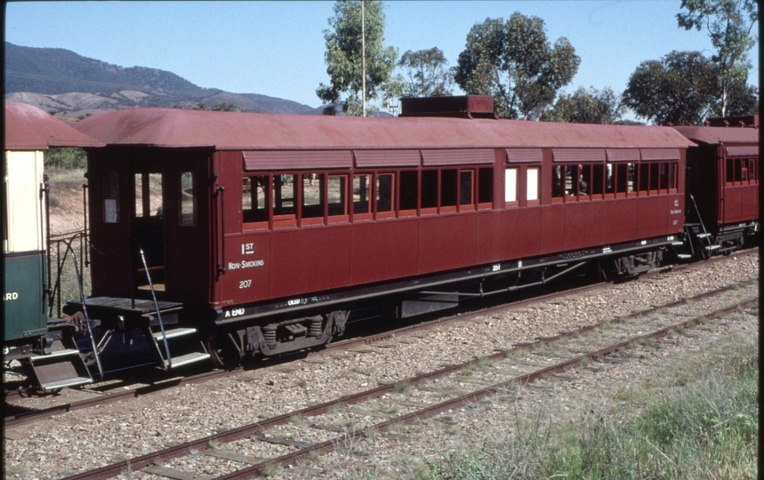 128019: Woolshed Flat 'Long Tom' Car 207 in consist 'Trans' to Quorn