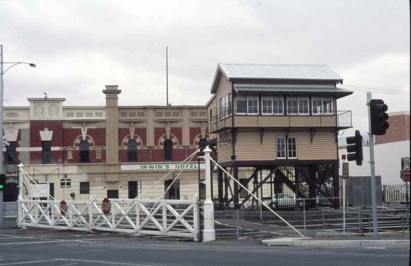 128187: Ballarat Lydiard Street Gates and 'B' Signal Box