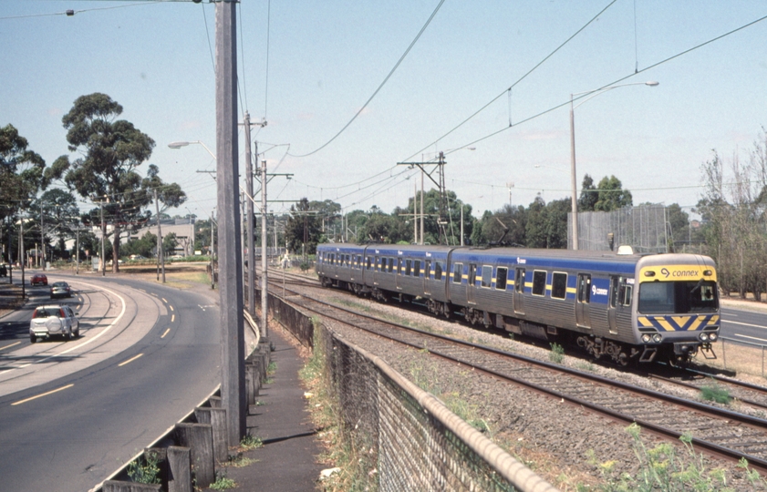 128440: Burnley Flyover Up Suburban from Glen Waverley 648 M leading 3-car Connex Comeng