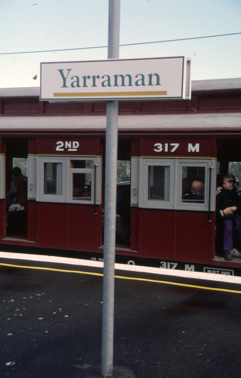 128555: Yarraman 317 M leading 7506 Up Elecrail Special