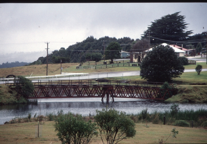 128712: Waratah (up side), EBR Railway Bridge viewed from South Side