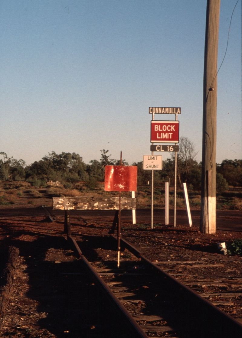 129827: Cunnamulla end of track looking South