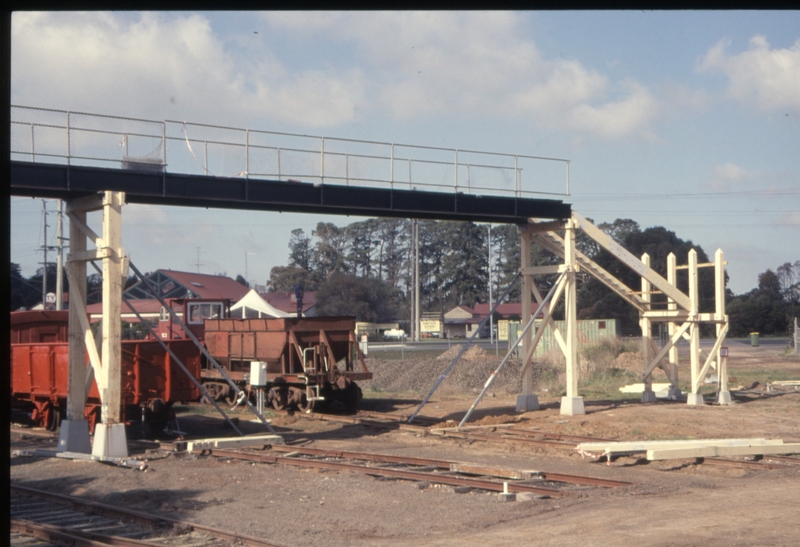 129976: Moorooduc Footbridge from Fitzroy Goods being reerected by PBR External Projects