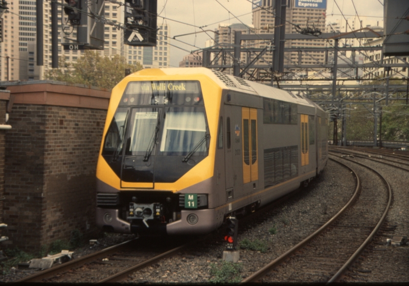 130362: Sydney Central Suburban Train to Underground 8-car Milleneum D 1021 trailing