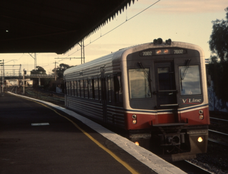 130439: Middle Footscray Up Passenger from Sunbury 7002