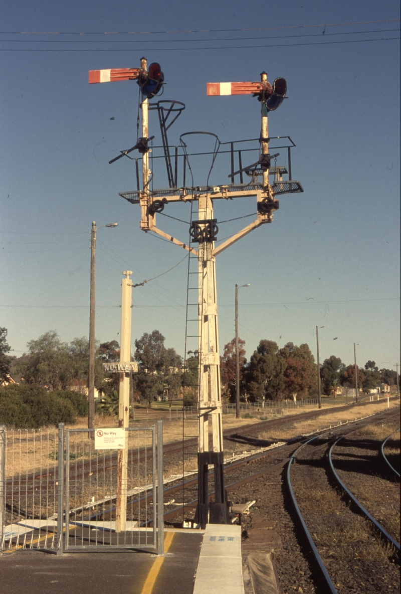 131109: Werris Creek Signals at Sydney end of platforms