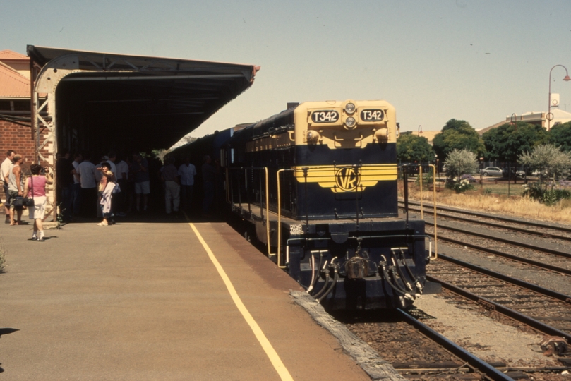 131958: Seymour Steamrail Special to Tocumwal T 342