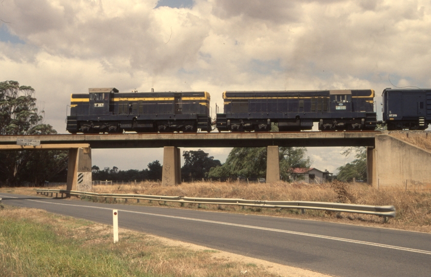 131987: Stratford Junction (upside), km 220 Seymour Railway Heritage Centre Special to Bairnsdale T 357 T 320