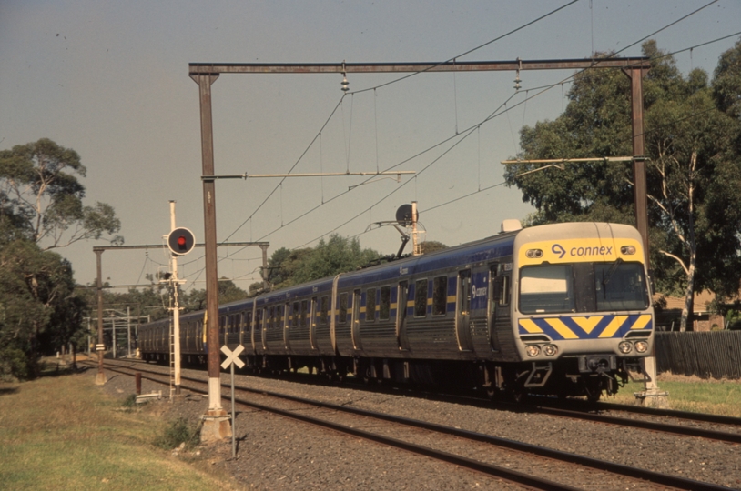 132037: Boronia (up side), Central Avenue Pedestrian Crossing Suburban train to Melbourne 6-car Connex Comeng 626 M leading