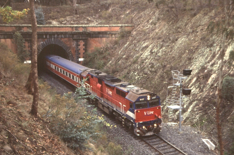 132122: Elphinstone Tunnel 8011 Passenger to Swan Hill N 457
