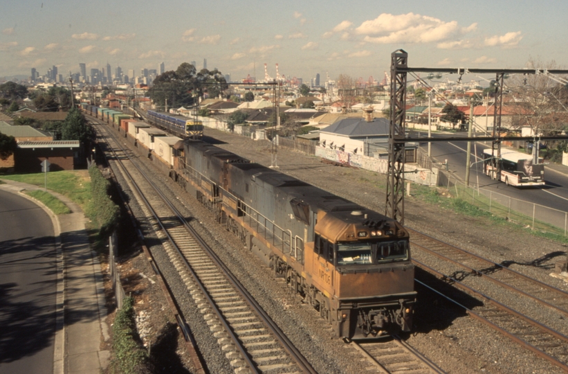 132264: West Footscray Junction Freight to Adelaide NR 106 NR 88