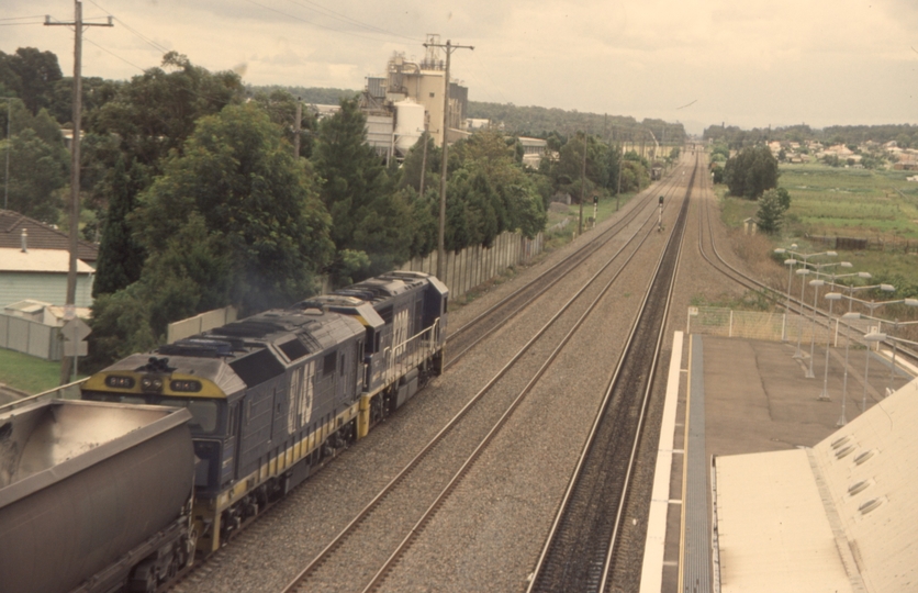 132544: Beresfield Empty Coal Train 8220 8145