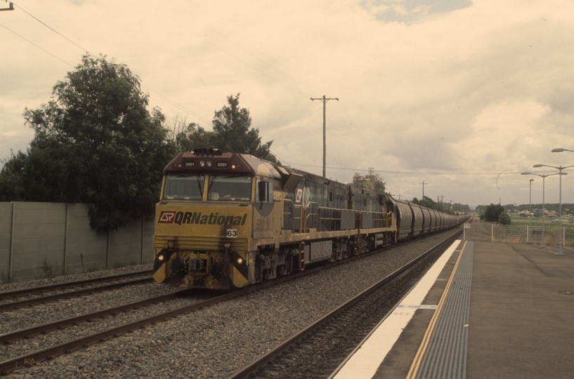 132546: Beresfield Loaded QR Coal Train 5001 5003