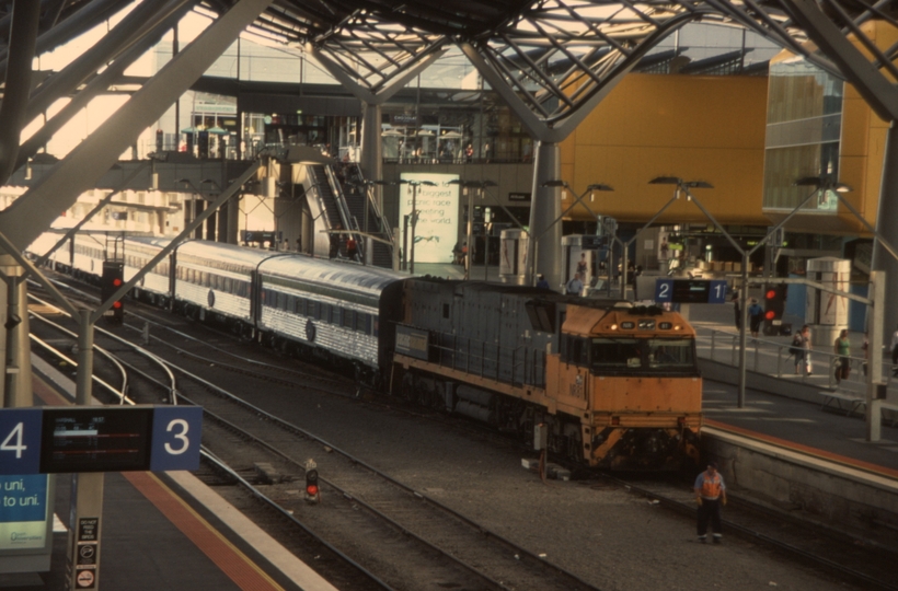 132630: Southern Cross Platform 2 AM8 'Overland' from Adelaide NR 81