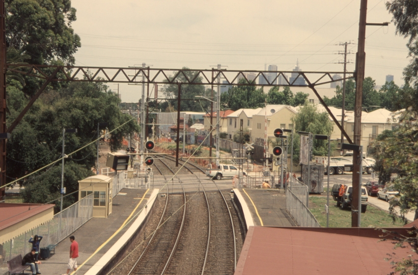 133264: Westgarth looking towards Clifton Hill from footbridge