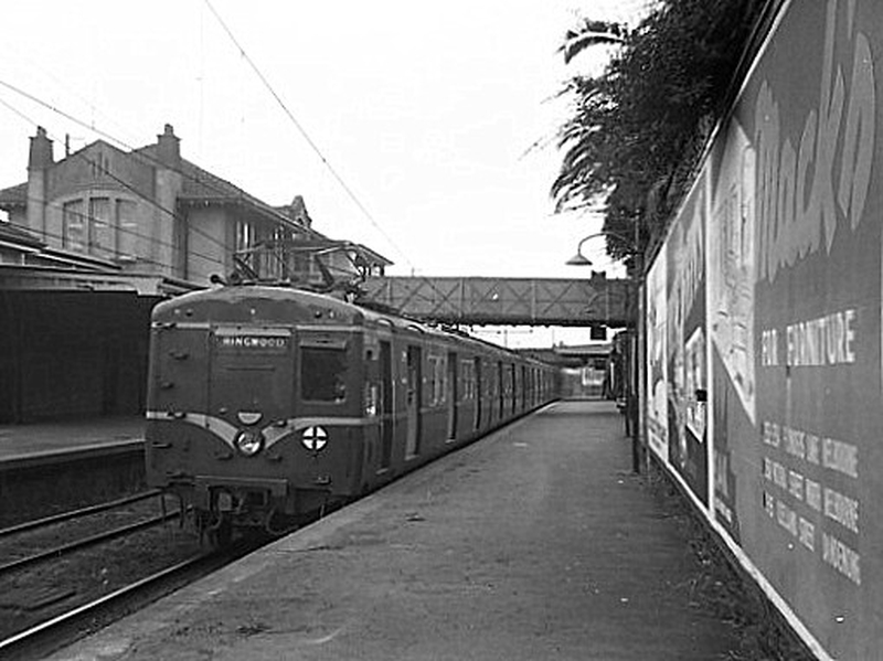 133409: Camberwell Down Suburban Harris Train